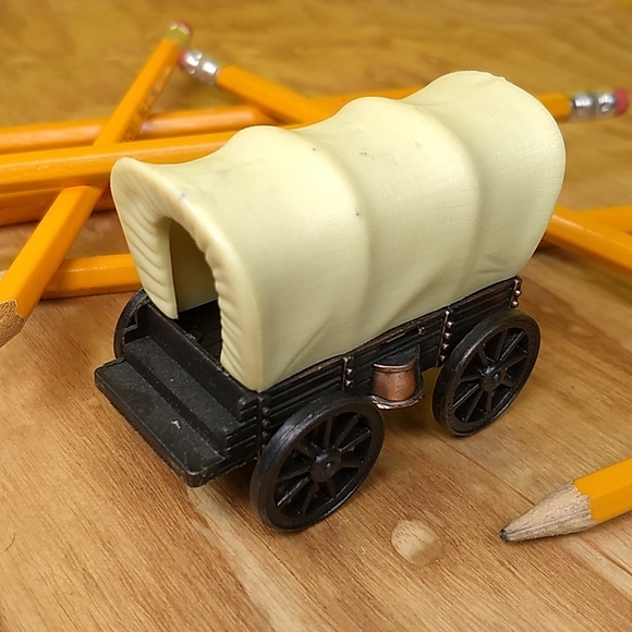 Collectable Metal Die Cast Covered Wagon sharpener - Picture 11 of 11